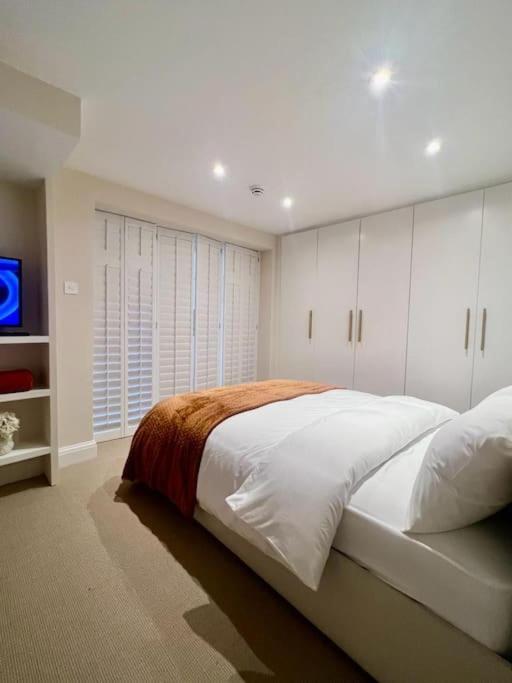 New Flat In Holland Park Lejlighed London Eksteriør billede